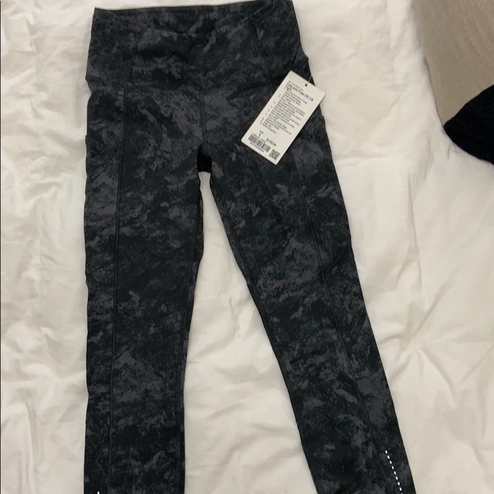 Lululemon Fast and Free 7/8 - Picture 2 of 5